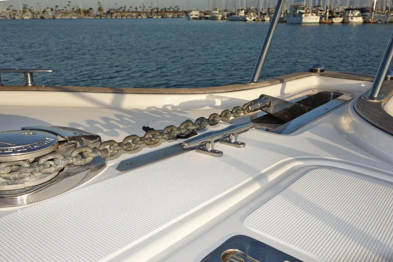 Sea Salt Yacht Photos Pics ANCHOR WINDLASS (Electric)