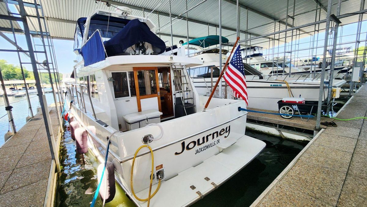 2000 Ocean Alexander 51 