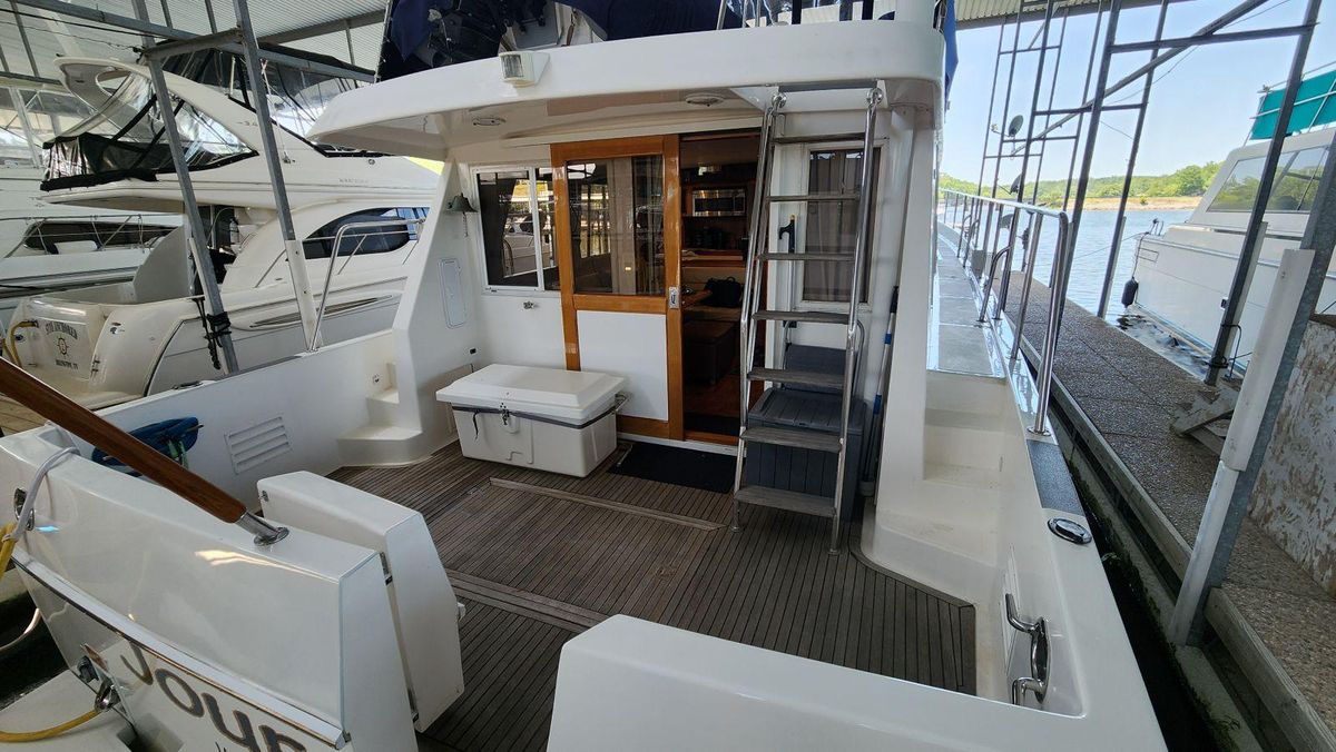 2000 Ocean Alexander 51 