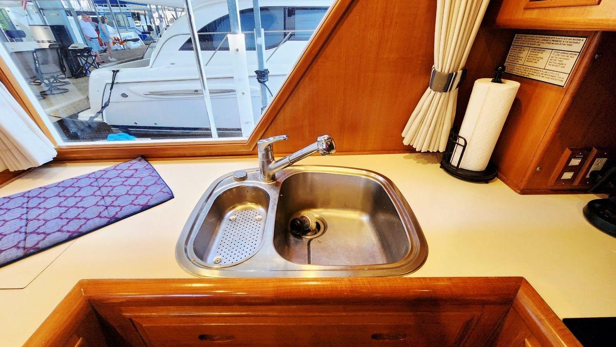 2000 Ocean Alexander 51 