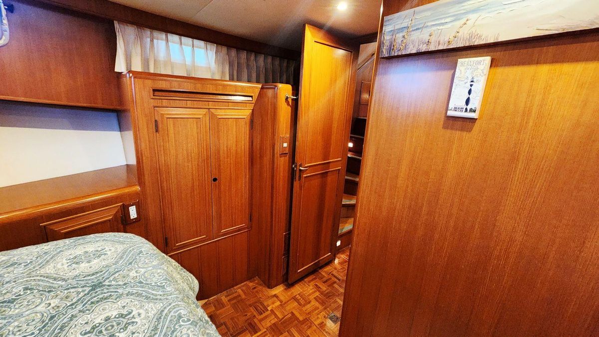 2000 Ocean Alexander 51 