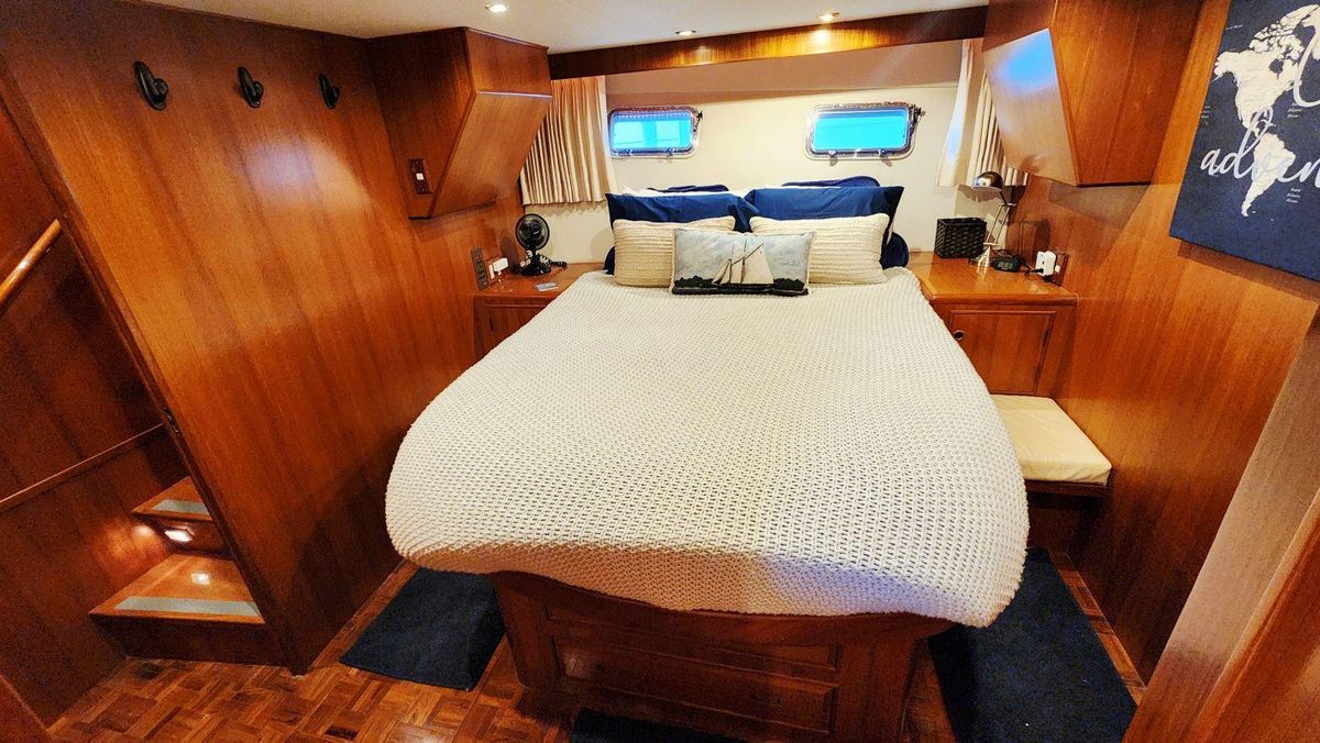 2000 Ocean Alexander 51 