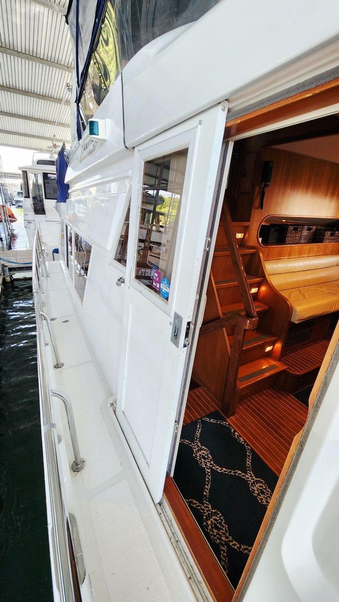 2000 Ocean Alexander 51 