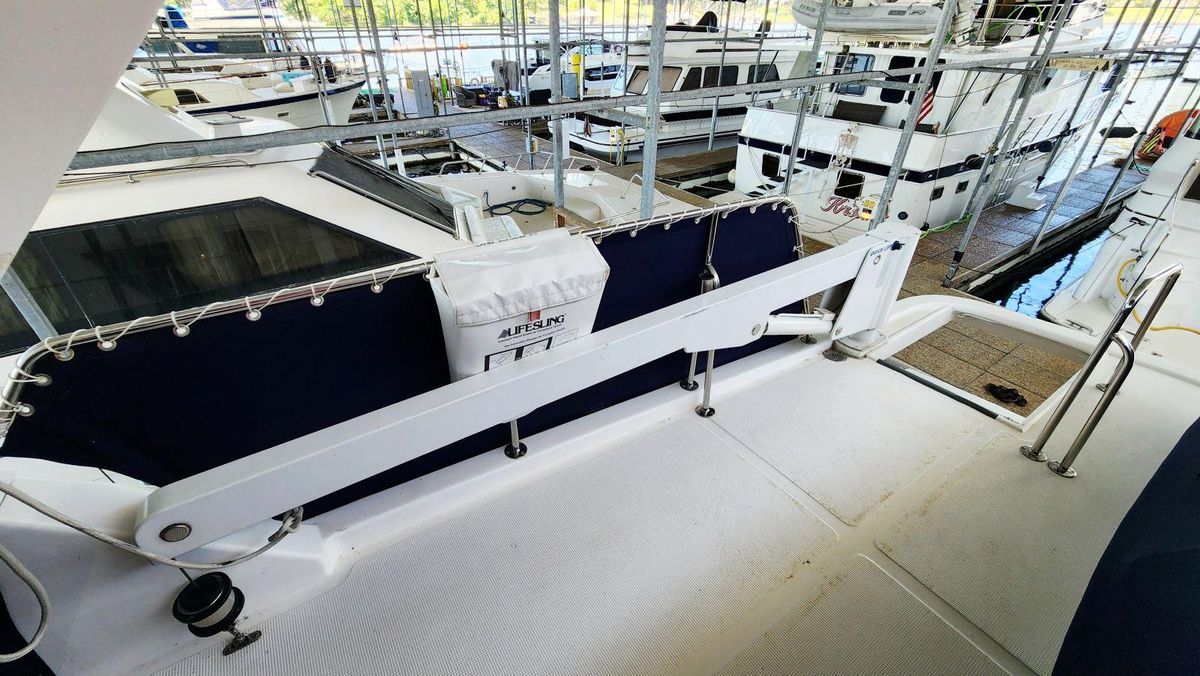 2000 Ocean Alexander 51 
