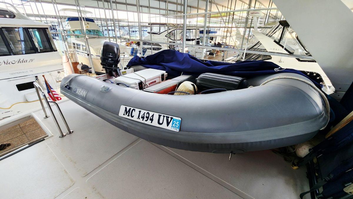 2000 Ocean Alexander 51 