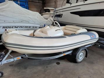 2011 Avon Seasport 320 Jet SC DL