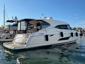 2017 Riviera 5400 Sport Yacht