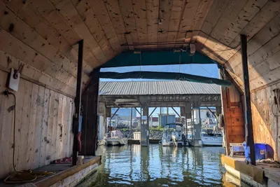 Crescent Beach Boathouse and Bayliner 32 Conquest