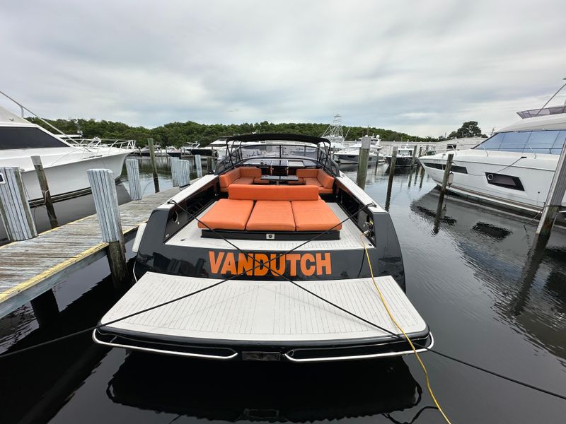 2016 VanDutch 55