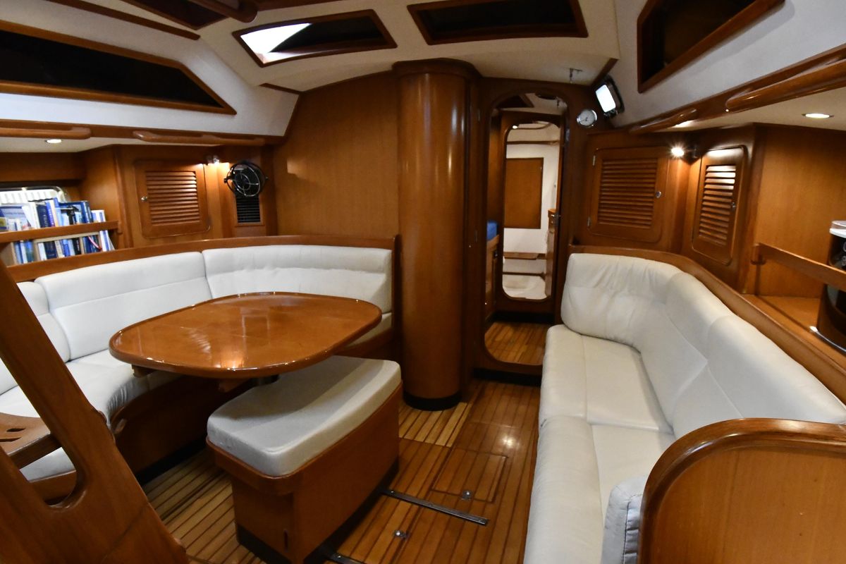 2002 Hylas 46 