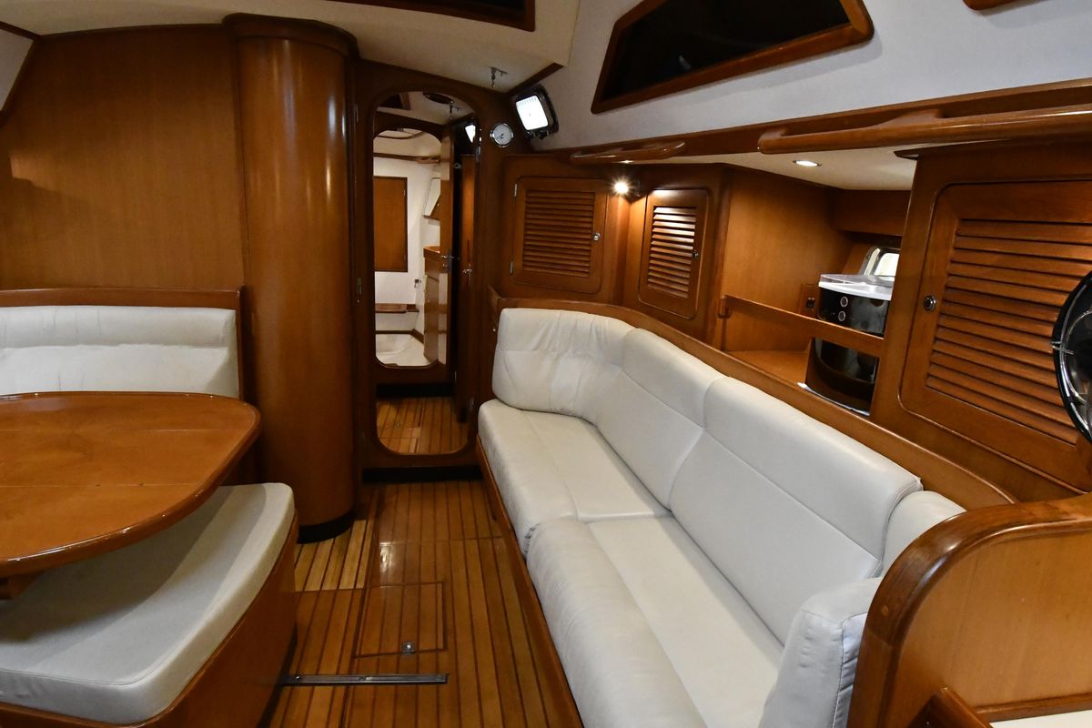 2002 Hylas 46 