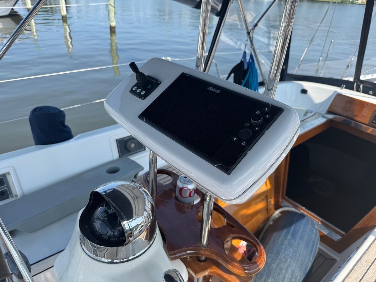 2002 Hylas 46 