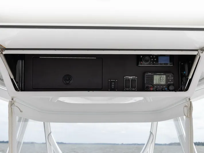 Bill Time Yacht Photos Pics 2016 Bahama 41 boat console with navigation and communication equipment.