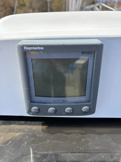 Lucky Dog Too Yacht Photos Pics Raymarine speed display on 2008 Hunter 41 DS sailboat dashboard.