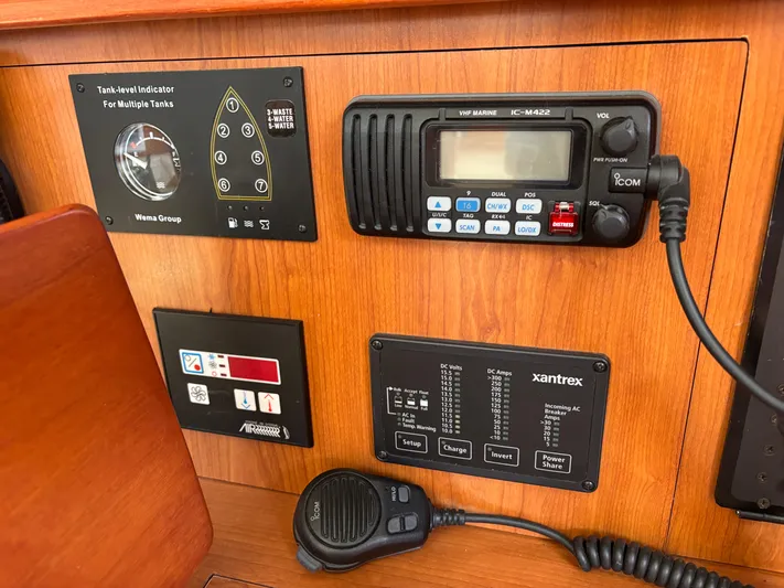 Lucky Dog Too Yacht Photos Pics 