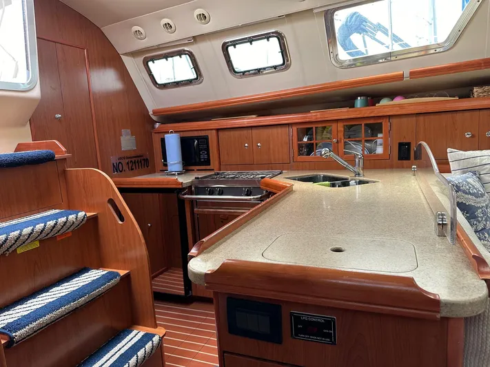 Lucky Dog Too Yacht Photos Pics 