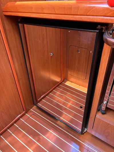 Lucky Dog Too Yacht Photos Pics 