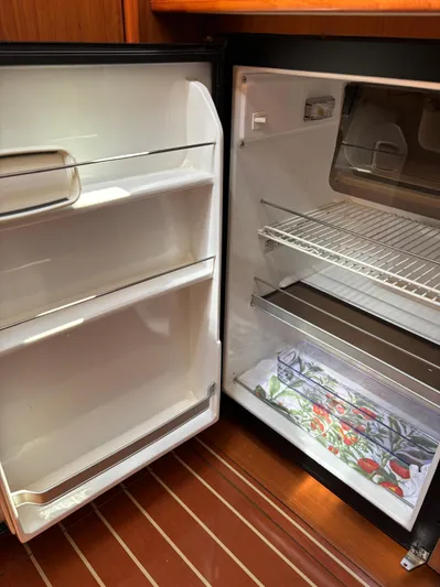 Lucky Dog Too Yacht Photos Pics 