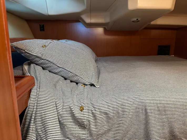 Lucky Dog Too Yacht Photos Pics 