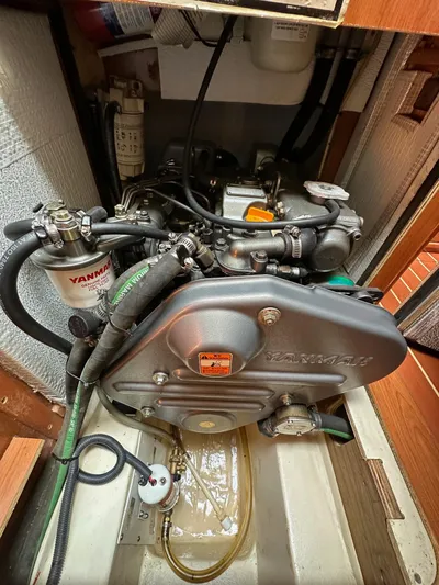 Lucky Dog Too Yacht Photos Pics 