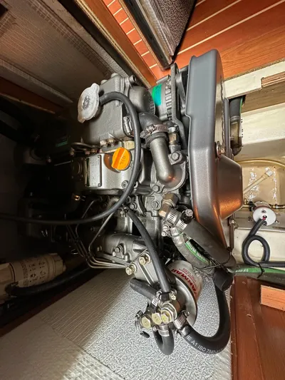 Lucky Dog Too Yacht Photos Pics 