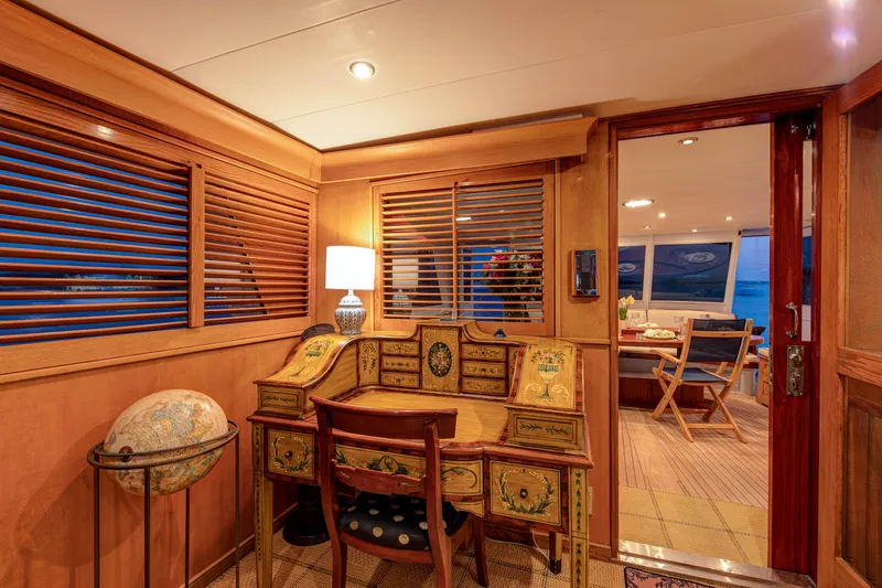 Koala Yacht Photos Pics Burger 84 KOALA - Desk at Forward Salon