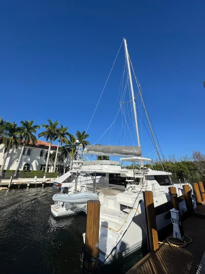 The Lazy Tarpon Yacht Photos Pics 