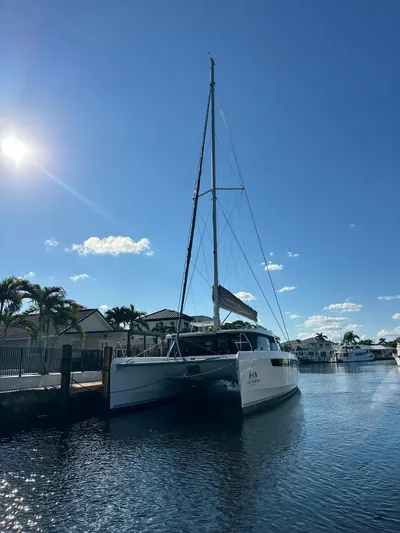 The Lazy Tarpon Yacht Photos Pics 