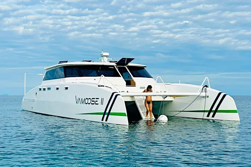 Vamoose II Yacht Photos Pics 