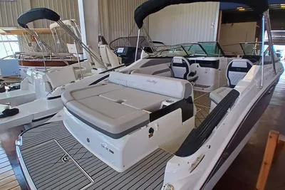 2025 Sea Ray SLX 260