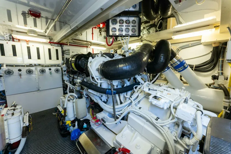 Dr. Dark Yacht Photos Pics 