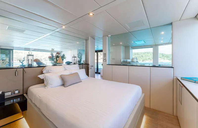 Rosa Del Mar Yacht Photos Pics 