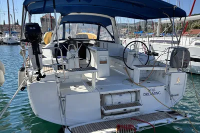 2019 Beneteau Oceanis 38.1