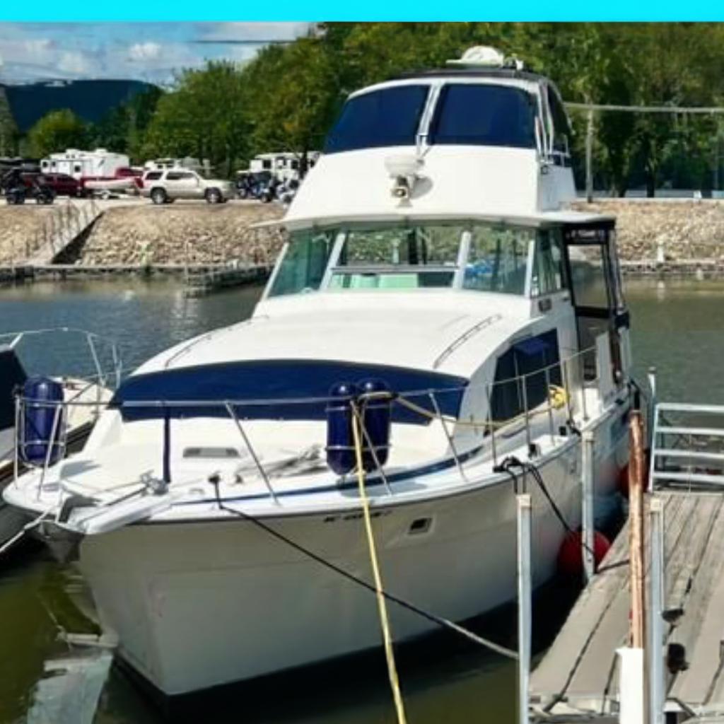 Bertram 42 Flybridge Motor Yacht