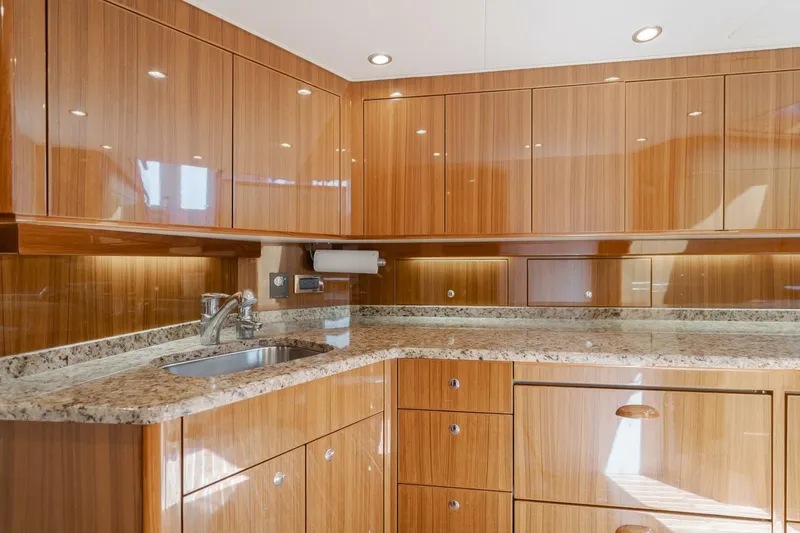 Endurance Yacht Photos Pics 2008 Viking 52 Sport Coupe Endurance