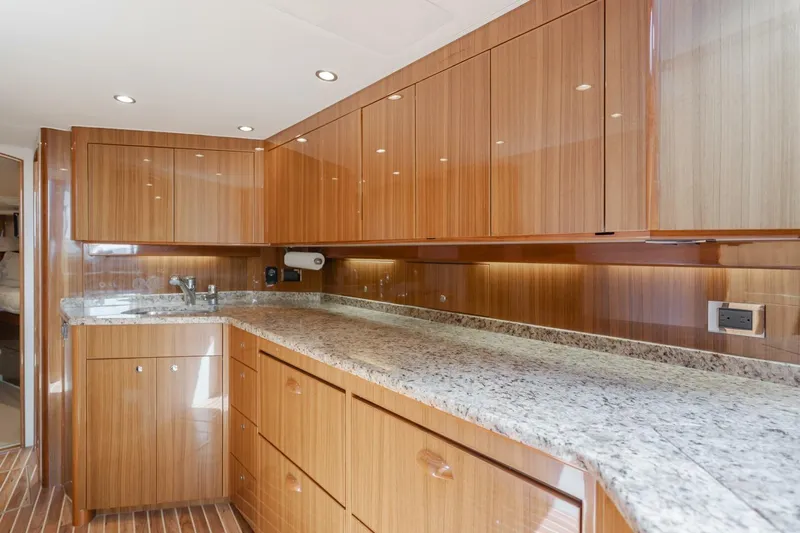 Endurance Yacht Photos Pics 2008 Viking 52 Sport Coupe Endurance