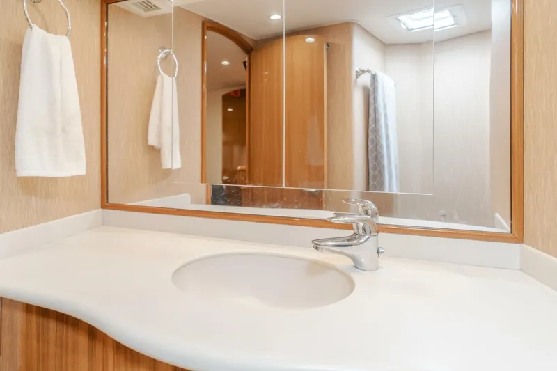 Endurance Yacht Photos Pics 2008 Viking 52 Sport Coupe Endurance