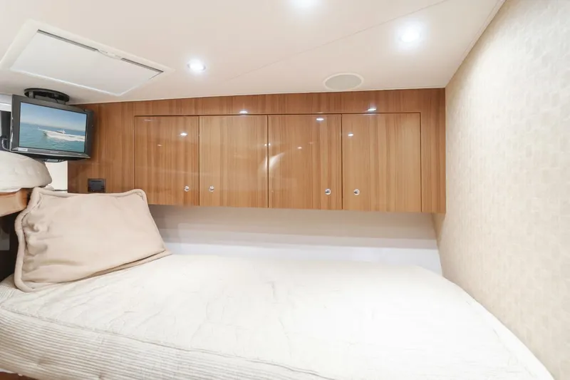 Endurance Yacht Photos Pics 2008 Viking 52 Sport Coupe Endurance