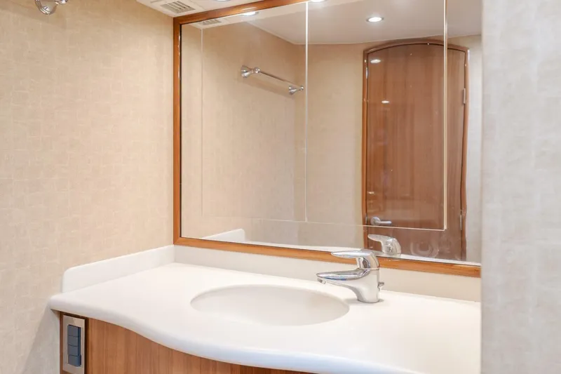 Endurance Yacht Photos Pics 2008 Viking 52 Sport Coupe Endurance