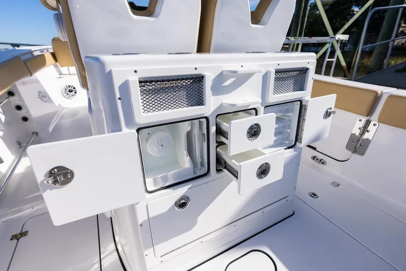  Yacht Photos Pics Manufacturer Provided Image