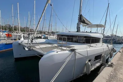 2023 Lagoon 42