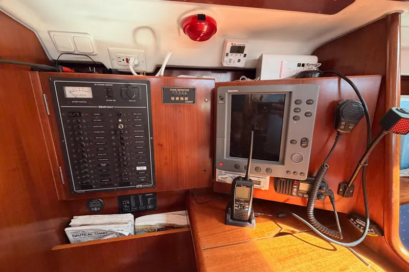 Tadpole Yacht Photos Pics Control panel of a 2005 Beneteau Oceanis Clipper 423 yacht with navigation equipment.