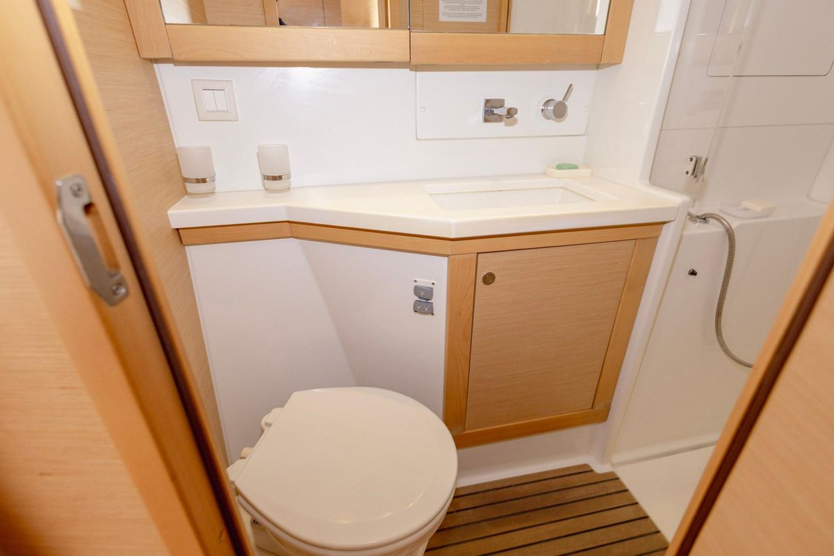 2011 Lagoon 45 