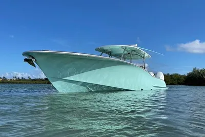 Mag Bay 43 Center Console