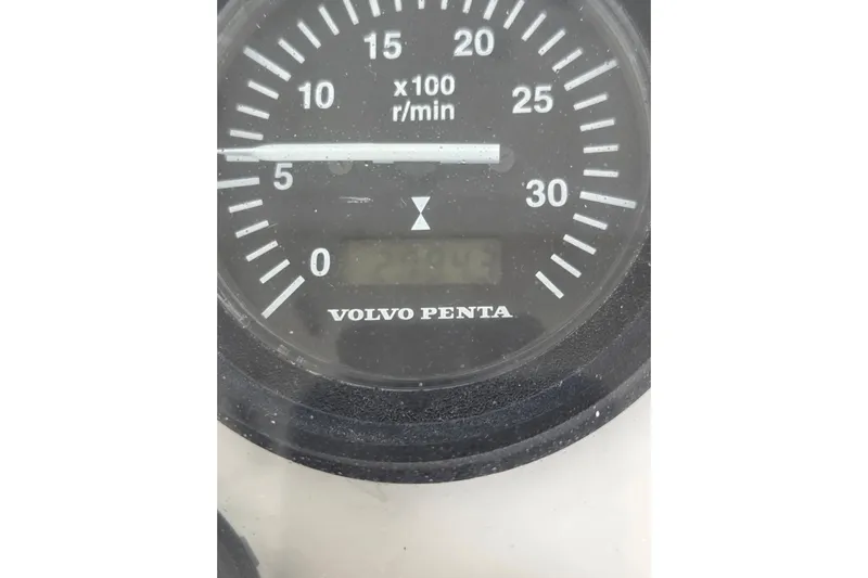  Yacht Photos Pics Volvo Penta tachometer on 2004 Ocean Yachts 43 Super Sport boat.