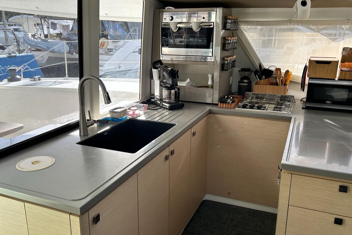2019 Fountaine Pajot 44 