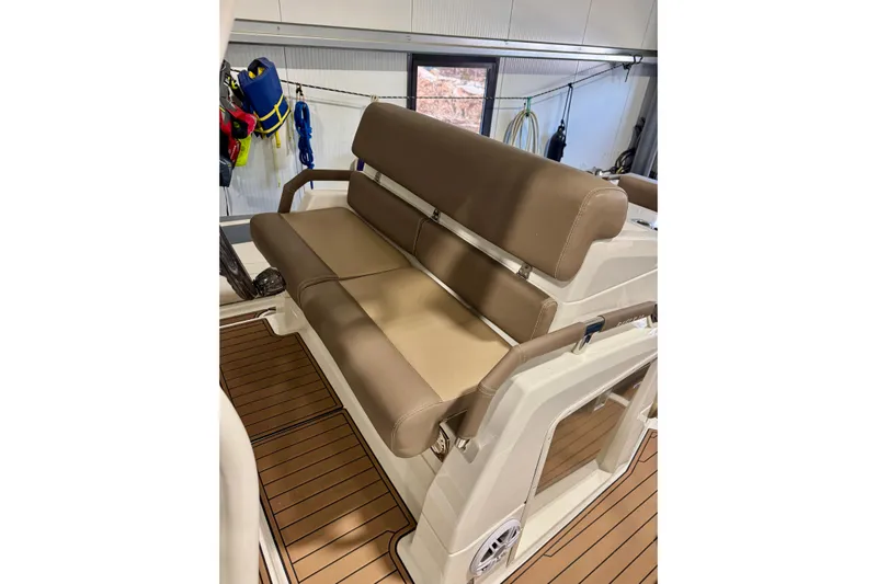  Yacht Photos Pics Helm Seat