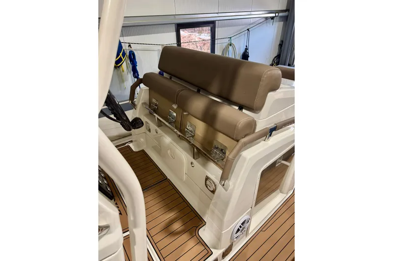  Yacht Photos Pics Helm with seats up