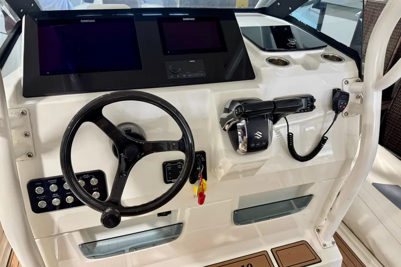  Yacht Photos Pics Helm