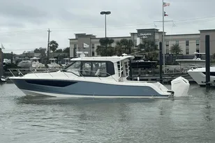 2025 Boston Whaler 365 Conquest